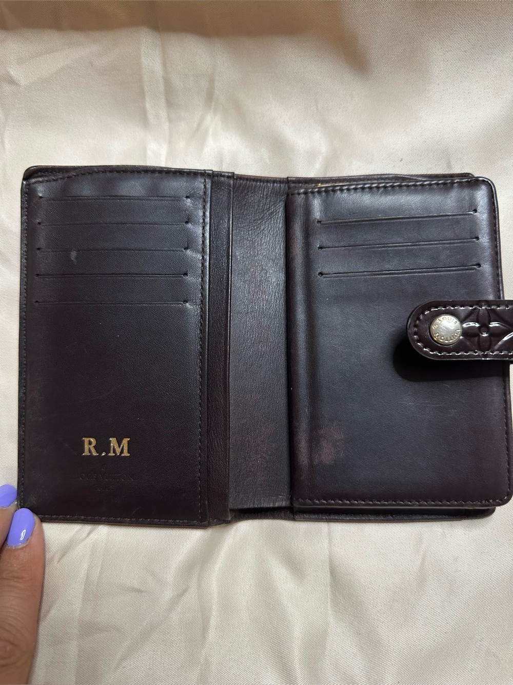 Louis Vuitton Vernis Wallet in Dark Wine Patent - Picture 7 of 11